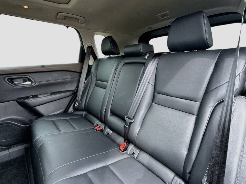 Used 2023 Nissan Rogue SL w/ SL Premium Package FWD image 30