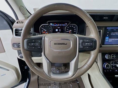 Used 2021 GMC Yukon Denali w/ Denali Premium Package AWD/4WD image 12