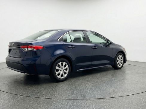 Used 2025 Toyota Corolla LE FWD image 9