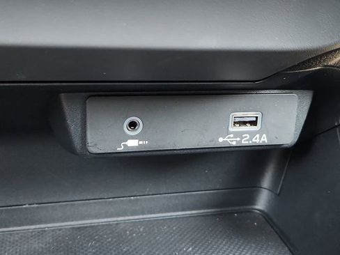 Used 2025 Subaru Crosstrek 2.0i image 19