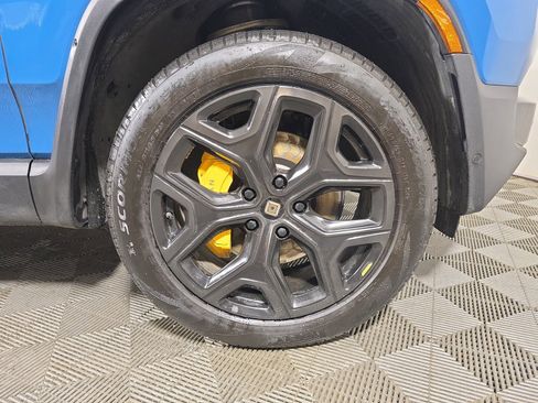 Used 2023 Rivian R1S Adventure image 11