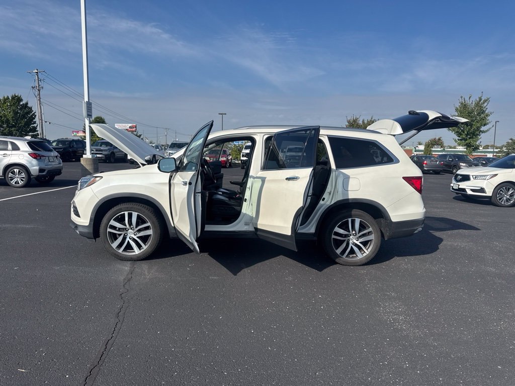 Used 2018 Honda Pilot Touring image 18