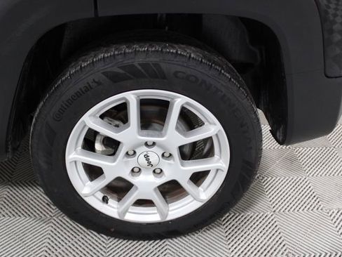 Used 2023 Jeep Renegade Latitude image 36