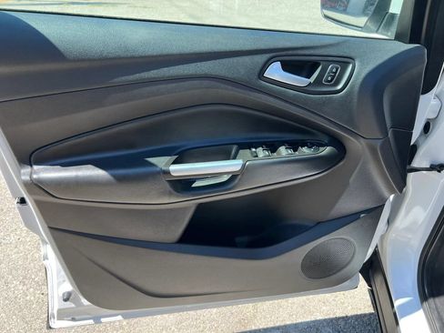 Used 2018 Ford Escape SE FWD image 25