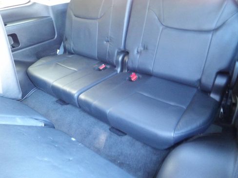 Used 2011 Lexus LX 570 Base AWD 4dr SUV image 24