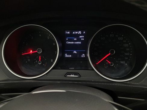 Used 2021 Volkswagen Tiguan SE image 23