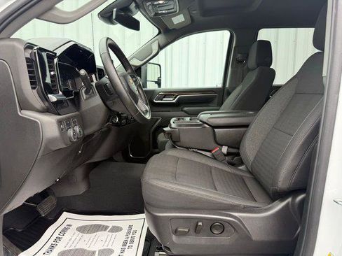 Used 2025 Chevrolet Silverado 2500 LT w/ Safety Package AWD/4WD image 6