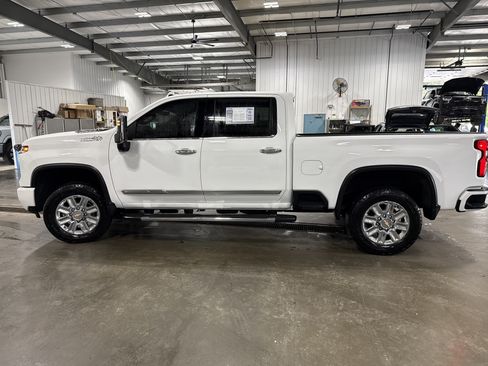 Used 2024 Chevrolet Silverado 2500 High Country w/ High Country Premium Package AWD/4WD image 5