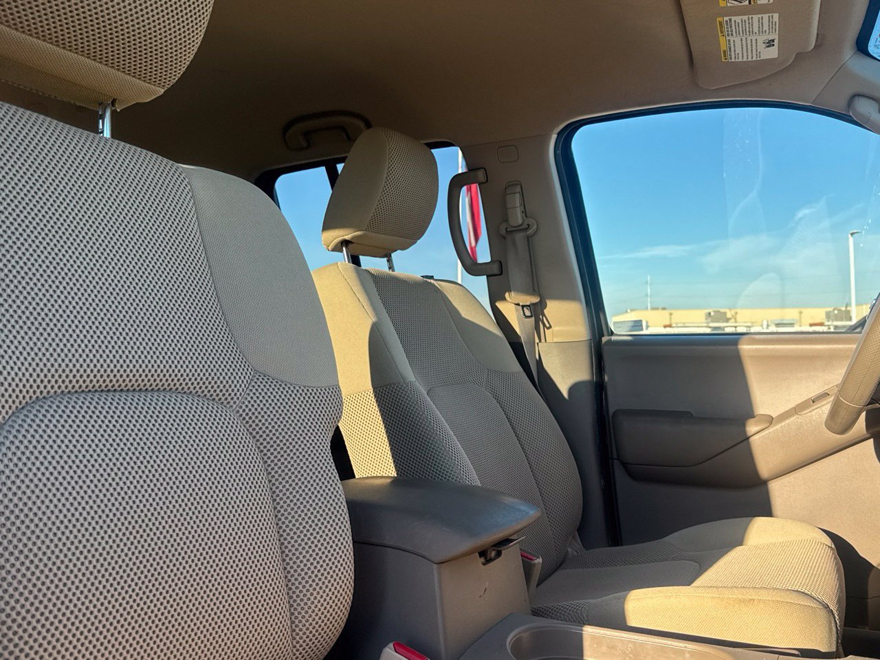 Used 2010 Nissan Frontier SE AWD/4WD image 36
