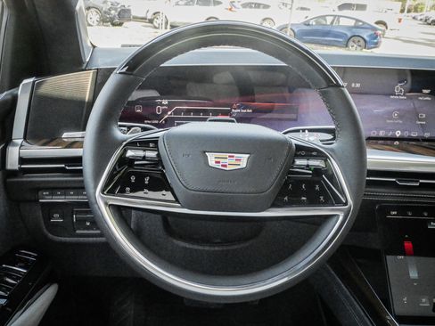 Used 2026 Cadillac Escalade Platinum Sport AWD/4WD image 18