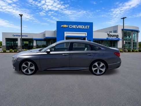 Used 2018 Honda Accord Touring image 4
