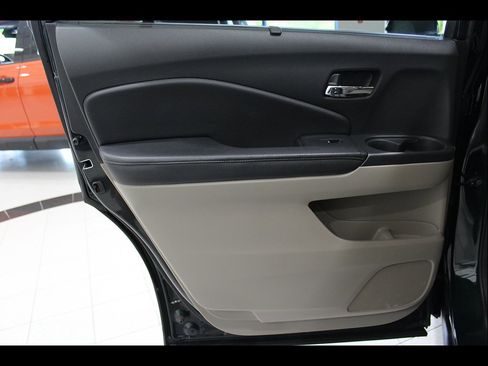 Used 2016 Honda Pilot Elite image 18