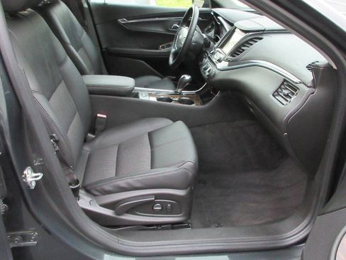 Used 2015 Chevrolet Impala LT FWD image 23