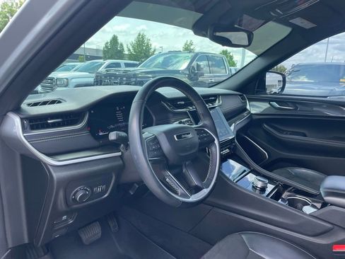 Used 2022 Jeep Grand Cherokee L Laredo AWD/4WD image 9