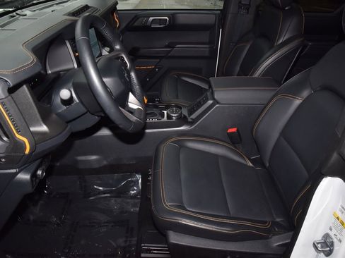 Certified 2024 Ford Bronco Badlands AWD/4WD image 13