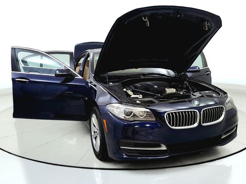 Used 2014 BMW 528i xDrive Sedan AWD/4WD image 9