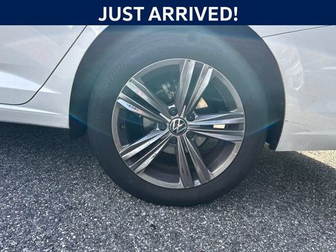 Certified 2023 Volkswagen Jetta SE FWD image 6