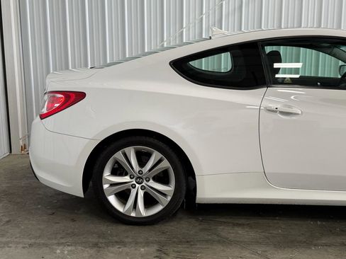 Used 2012 Hyundai Genesis 2.0T Premium RWD image 29