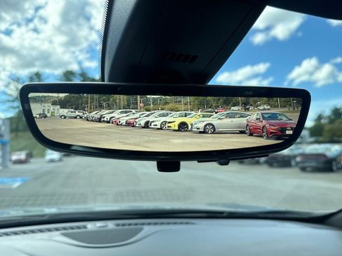 Used 2024 Buick Enclave Essence w/ Sport Touring Edition image 21