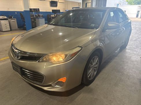 Used 2015 Toyota Avalon XLE Premium FWD image 1