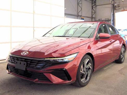 Used 2024 Hyundai Elantra SEL w/ Convenience Package image 6