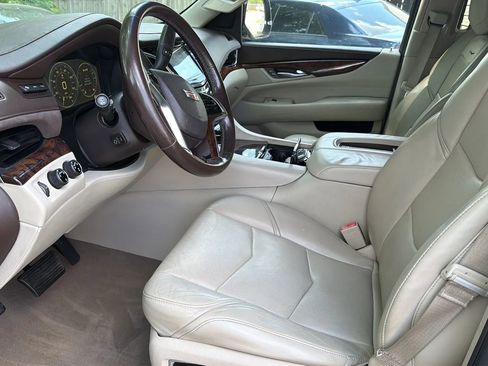 Used 2015 Cadillac Escalade ESV Luxury AWD/4WD image 27