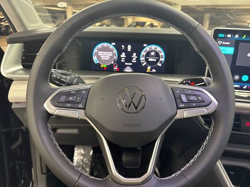 New 2026 Volkswagen Tiguan SE FWD image 22