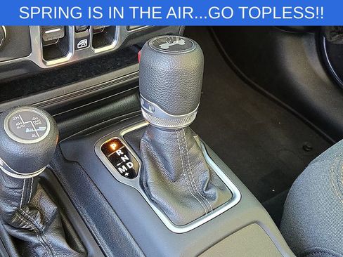 Used 2025 Jeep Wrangler Unlimited Sahara AWD/4WD image 14