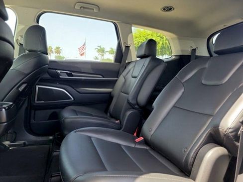 Used 2023 Kia Telluride S AWD/4WD image 17