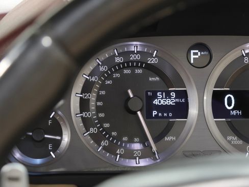 Used 2006 Aston Martin DB9 Volante RWD image 2