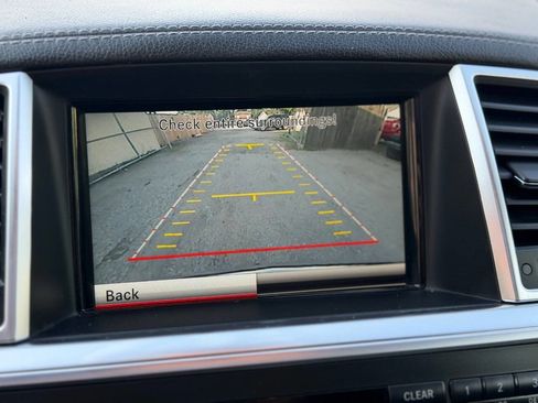 Used 2015 Mercedes-Benz GL 450 4MATIC image 13