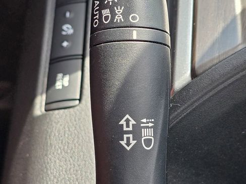 Used 2024 Nissan Altima 2.5 SV FWD image 14