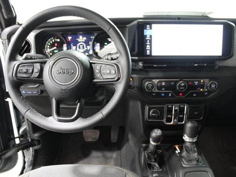 Used 2025 Jeep Wrangler Unlimited Sport S 4xe AWD/4WD image 2