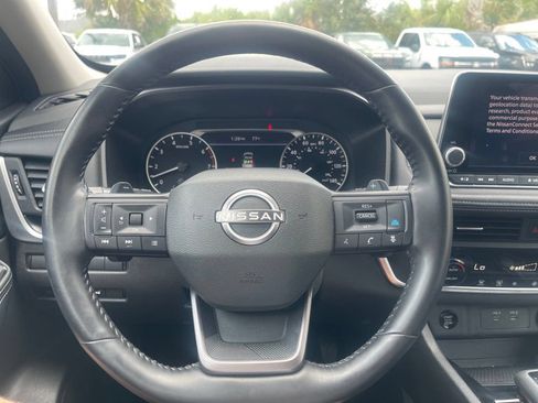 Used 2025 Nissan Rogue SV AWD/4WD image 14