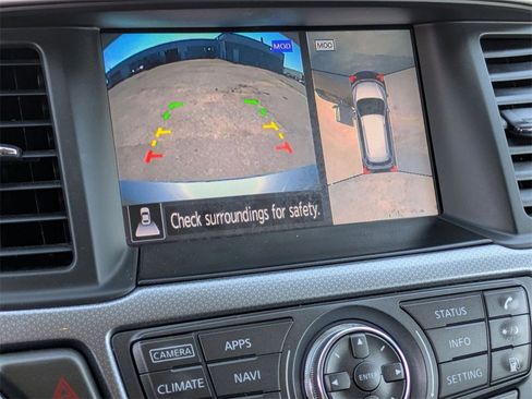 Used 2019 Nissan Pathfinder SL image 25