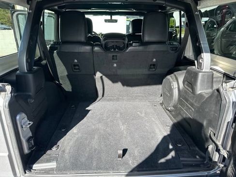 Used 2021 Jeep Wrangler Unlimited Sahara AWD/4WD image 13
