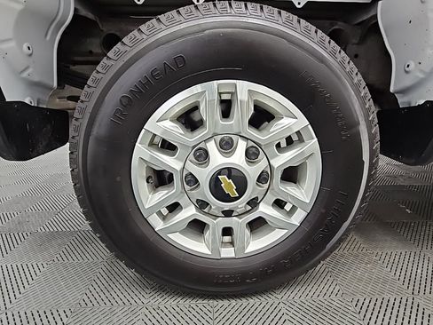 Used 2025 Chevrolet Silverado 2500 LT w/ Convenience Package image 48