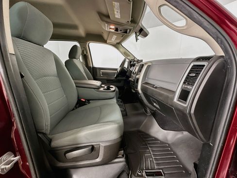 Used 2019 RAM 1500 Classic SLT AWD/4WD image 29