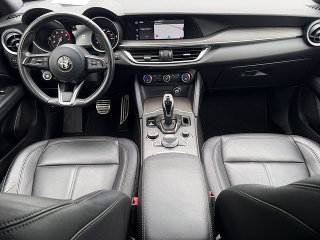 Used 2022 Alfa Romeo Stelvio Ti AWD/4WD image 46