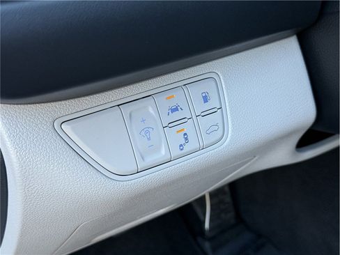 Used 2019 Genesis G70 2.0T Sport image 21