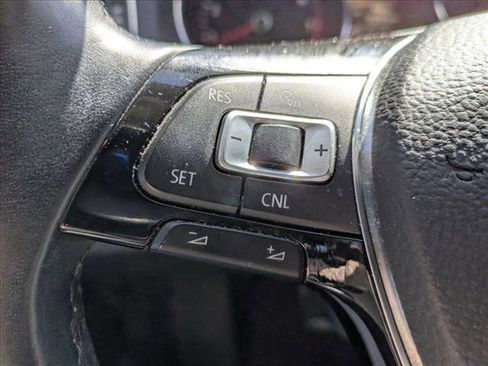 Used 2015 Volkswagen Jetta SE FWD image 16