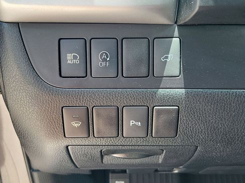 Used 2019 Toyota Highlander Limited AWD/4WD image 30