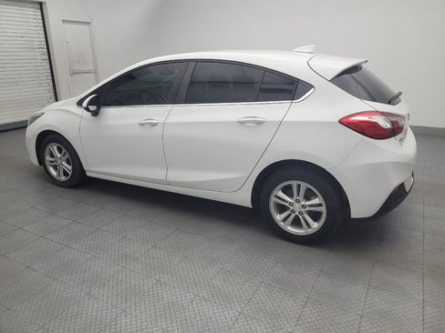 Used 2018 Chevrolet Cruze LT w/ Convenience Package FWD image 3