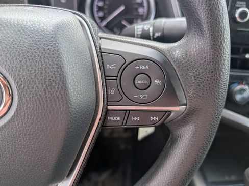 Used 2022 Toyota Camry LE FWD image 9