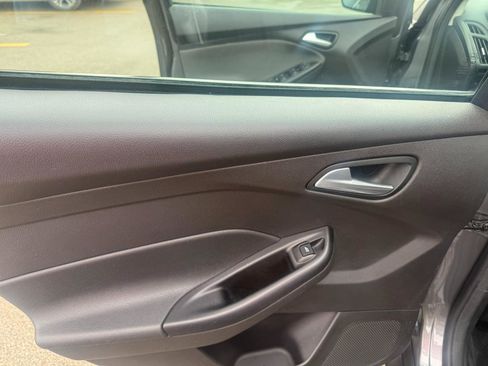 Used 2014 Ford Focus SE image 16