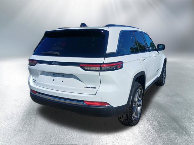 Used 2023 Jeep Grand Cherokee Limited AWD/4WD image 5