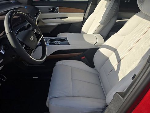 New 2026 Cadillac Vistiq Sport w/ LPO, Floor Liner Package image 20