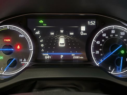 Certified 2024 Toyota Venza Nightshade image 24