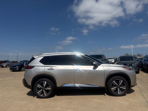 Certified 2022 Nissan Rogue Platinum w/ Head-Up Display Package image 23