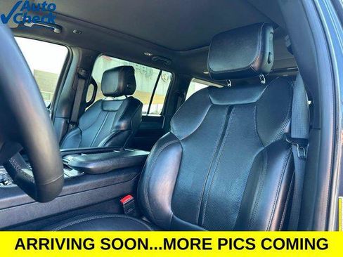 Certified 2024 Jeep Wagoneer Series II AWD/4WD image 10
